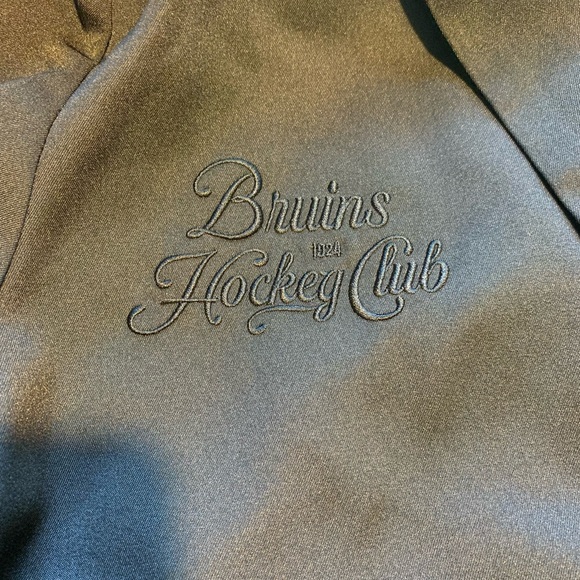 Boston Bruins Women's Black Blazer with Logo - Picture 3 of 14